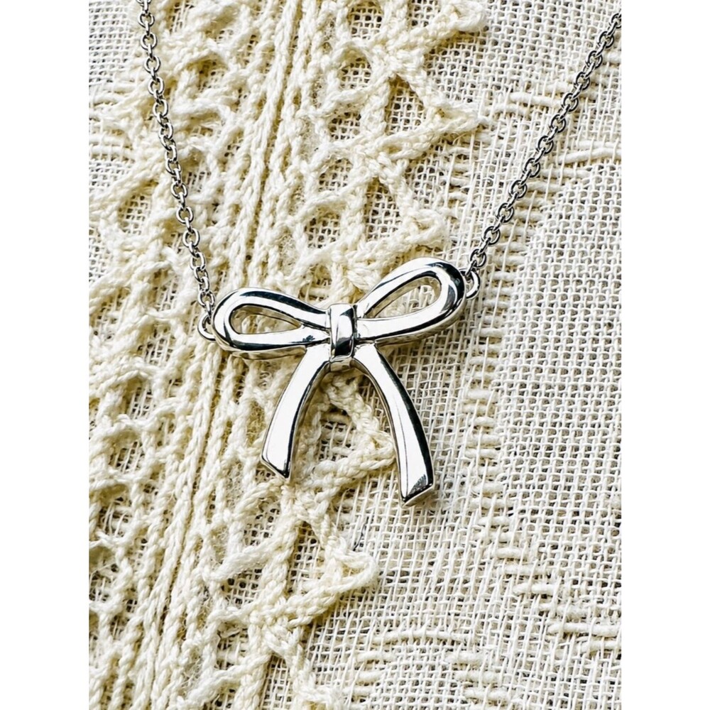 Tiffany & Co Bow Necklace in Silver, 16 inch